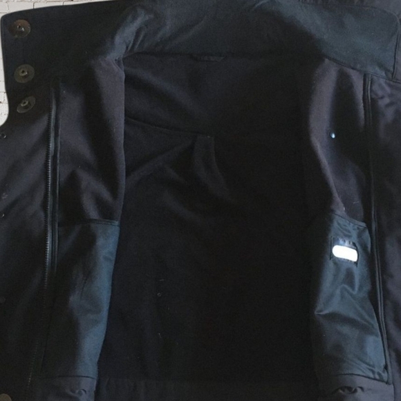 Lululemon Audrey Jacket Sz M Softshell Wind Rain Fitted Silhouette Black - Picture 13 of 15